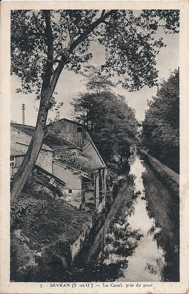 7. - SEVRAN (S -et-O ) – Le Canal, pris du pont. 